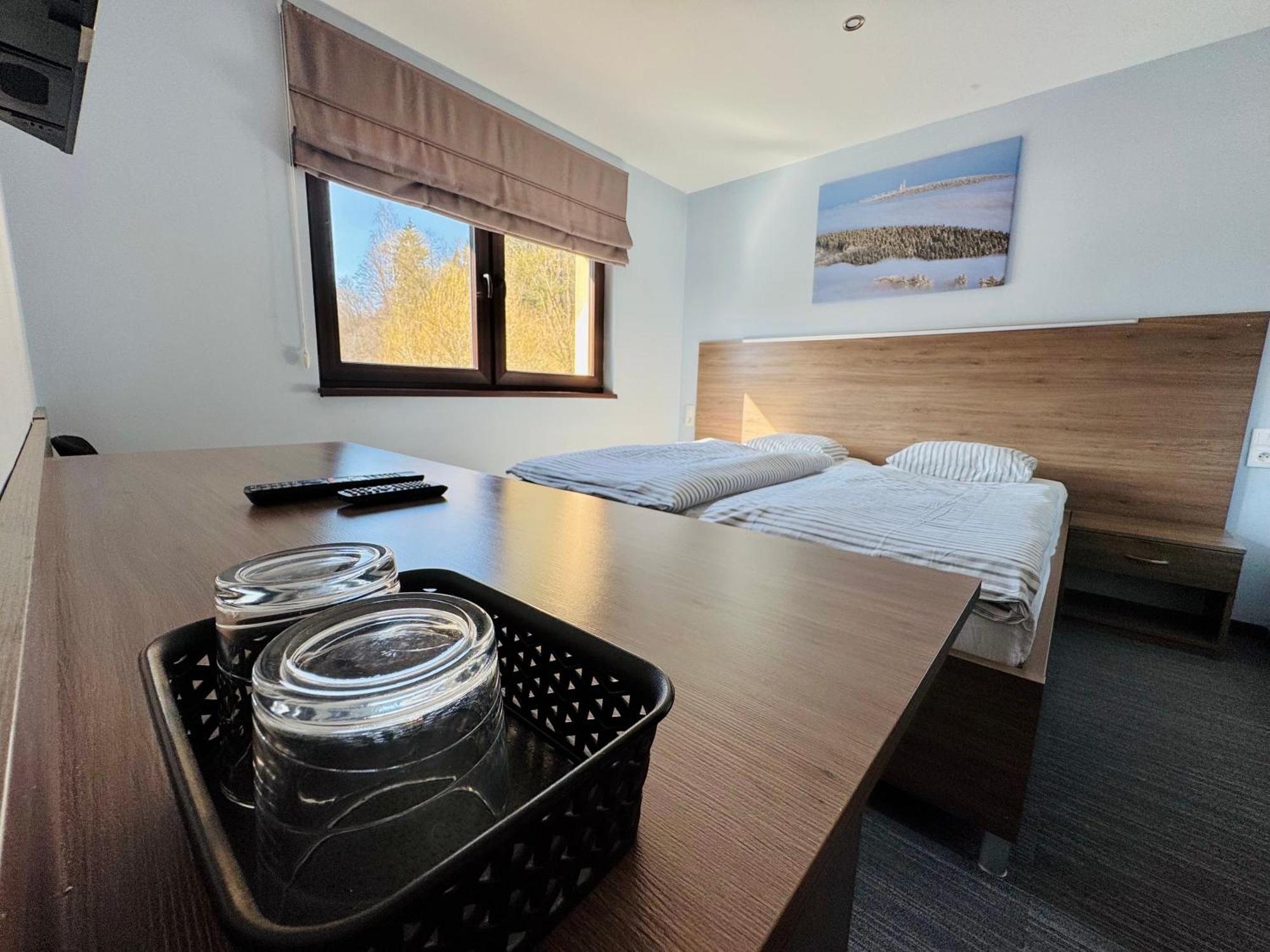 Restauracja Ibiza Lejlighedshotel Ludwikowice Kłodzkie Eksteriør billede
