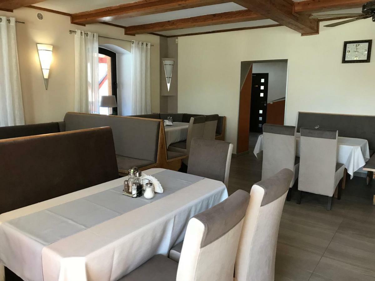 Restauracja Ibiza Lejlighedshotel Ludwikowice Kłodzkie Eksteriør billede