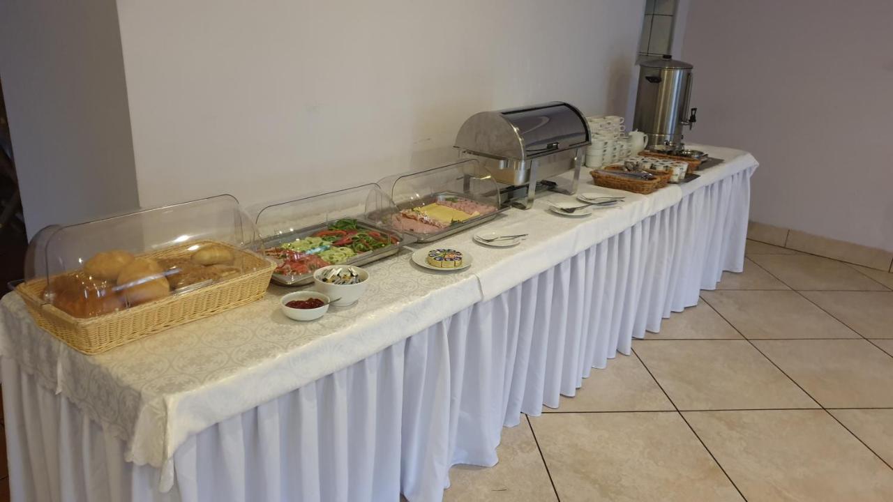 Restauracja Ibiza Lejlighedshotel Ludwikowice Kłodzkie Eksteriør billede
